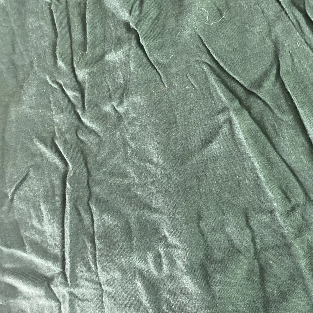 Dark green sleeveless wrinkly dress - Picture 9 of 17